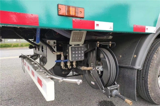 ডিজেল মিউনিসিপ্যাল ​​স্যানিটেশন ট্রাক 4x2 130 HP হুইলবেস 3300mm স্ট্রিট সুইপার ট্রাক